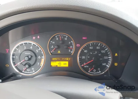 2013 Nissan Armada Platinum z USA, uszkodzony, nr VIN 5N1BA0NF8DN605908